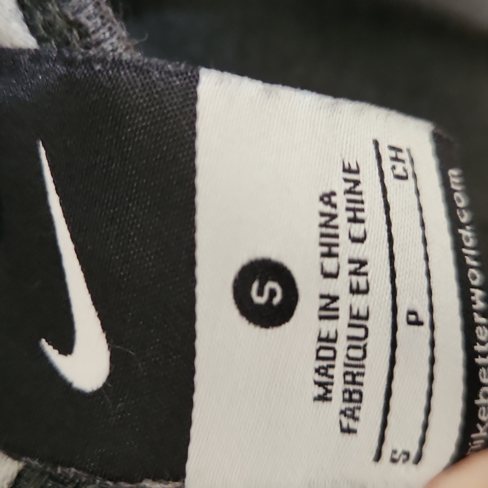 Small Grey NIKE Capris - Picture 2 of 3